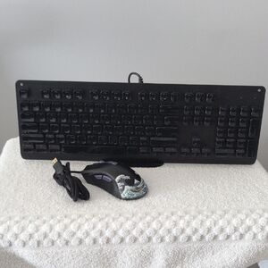 Black Keyboard and Artistic Mouse Set (Free Mousepad)